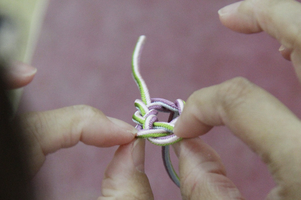 京の伝統工芸品「京組紐」を使ったアクセサリー作りのこだわりとは – 京都デニム